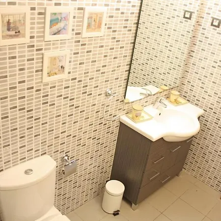 Сasa de vacaciones Beautiful Seafront House Hospitalet De L'Infant