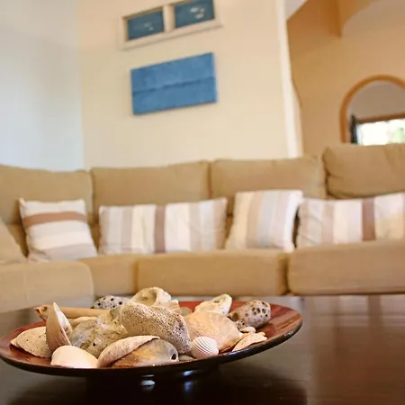 Сasa de vacaciones Beautiful Seafront House Hospitalet De L'Infant