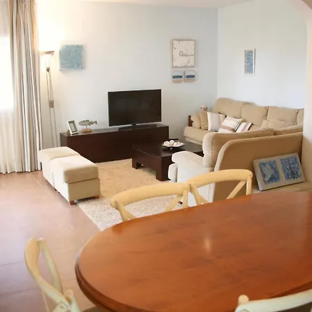 Beautiful Seafront House Ferienhaus