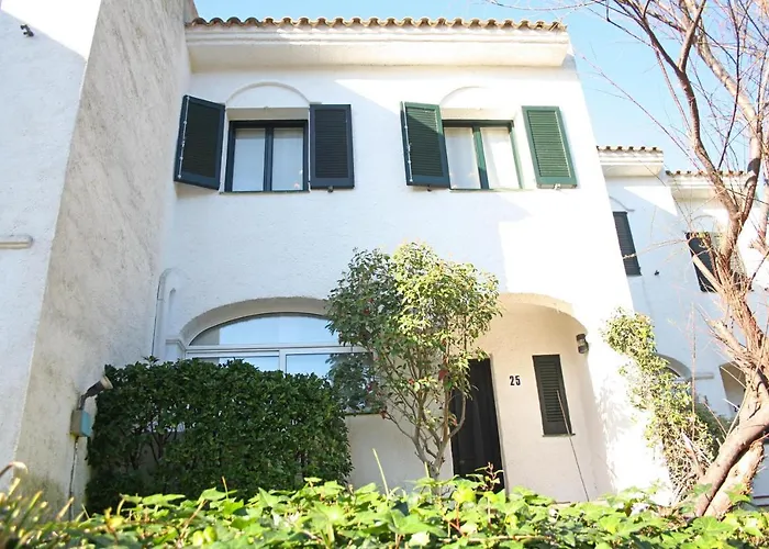 Beautiful Seafront House Σπίτι διακοπών